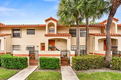 (private lake, pond, coastal) Condo For Sale in Deerfield Beach Florida