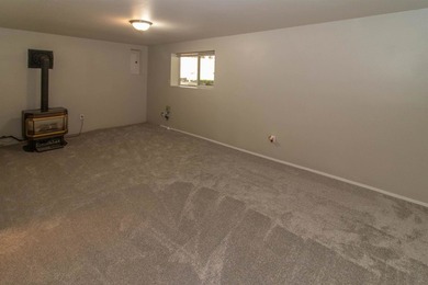 Welcome to this beautifully updated split-level home in - photo 13