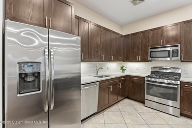 *PRICED TO SELL! GORGEOUS first-floor RENOVATED 2 BEDROOM 2 BATH - photo 16