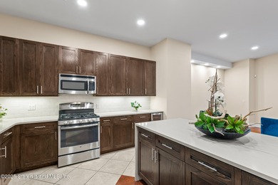 *PRICED TO SELL! GORGEOUS first-floor RENOVATED 2 BEDROOM 2 BATH - photo 20