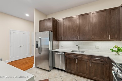 *PRICED TO SELL! GORGEOUS first-floor RENOVATED 2 BEDROOM 2 BATH - photo 21