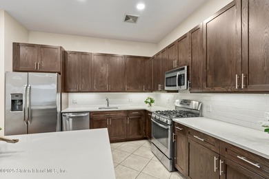 *PRICED TO SELL! GORGEOUS first-floor RENOVATED 2 BEDROOM 2 BATH - photo 22