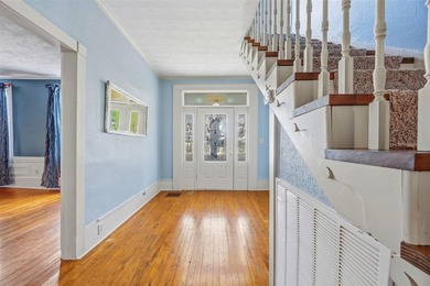 Charming plantation style home situated on over an acre of land - photo 4