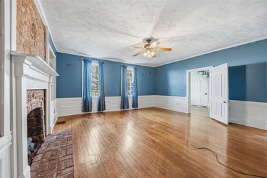 Charming plantation style home situated on over an acre of land - photo 7