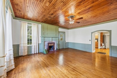 Charming plantation style home situated on over an acre of land - photo 9