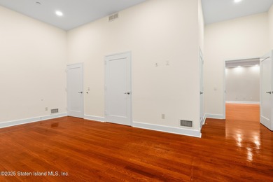 *PRICED TO SELL! GORGEOUS first-floor RENOVATED 2 BEDROOM 2 BATH - photo 30