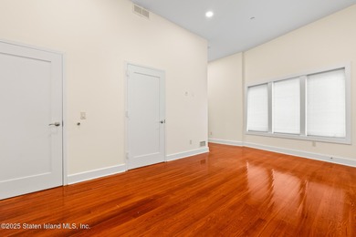 *PRICED TO SELL! GORGEOUS first-floor RENOVATED 2 BEDROOM 2 BATH - photo 32