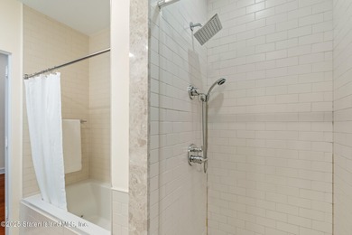 *PRICED TO SELL! GORGEOUS first-floor RENOVATED 2 BEDROOM 2 BATH - photo 36