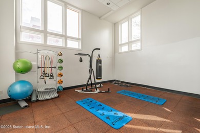 *PRICED TO SELL! GORGEOUS first-floor RENOVATED 2 BEDROOM 2 BATH - photo 46
