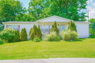 This SPACIOUS 3-bedroom, 2-bath ranch home sits on a corner lot - photo 2