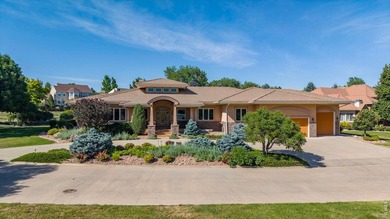 Meticulously maintained by the original owners, this exceptional - photo 1