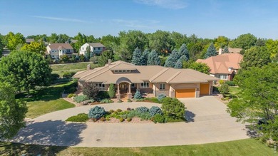 Meticulously maintained by the original owners, this exceptional - photo 3