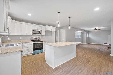 Renovated Lakeside Gem in Clubview area -- Beautifully renovated - photo 11