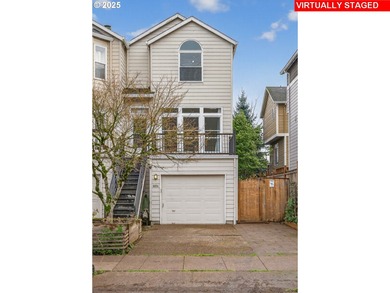 Lake Townhome/Townhouse For Sale in Portland, Oregon