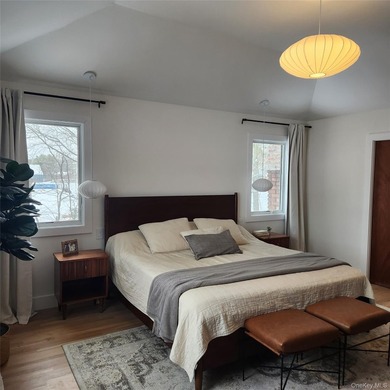 Welcome to this newly renovated (2025) midcentury modern - photo 12