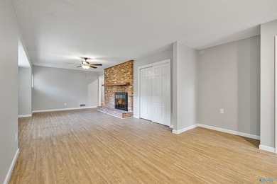 Renovated Lakeside Gem in Clubview area -- Beautifully renovated - photo 13