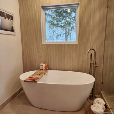 Welcome to this newly renovated (2025) midcentury modern - photo 15