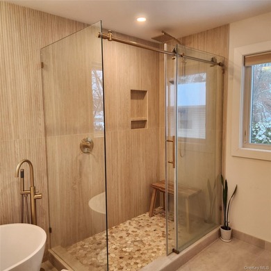Welcome to this newly renovated (2025) midcentury modern - photo 16