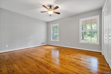 Renovated Lakeside Gem in Clubview area -- Beautifully renovated - photo 16