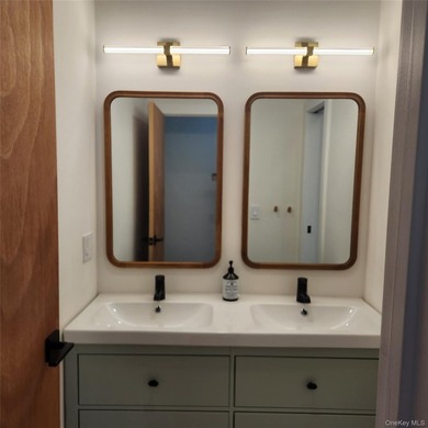 Welcome to this newly renovated (2025) midcentury modern - photo 18