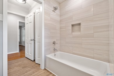 Renovated Lakeside Gem in Clubview area -- Beautifully renovated - photo 18