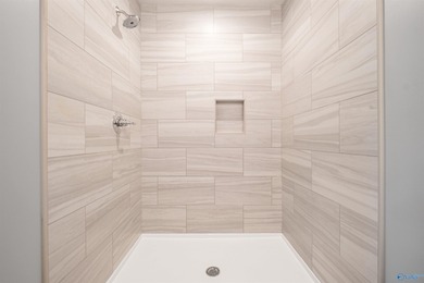 Renovated Lakeside Gem in Clubview area -- Beautifully renovated - photo 21