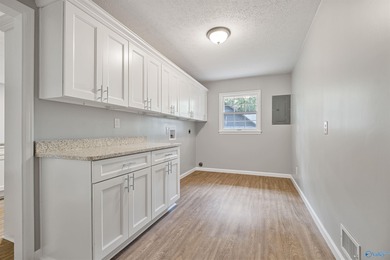 Renovated Lakeside Gem in Clubview area -- Beautifully renovated - photo 25