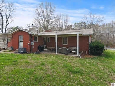Beautiful 3BR, 2BA brick ranch-style home located in Kuttawa!! - photo 30