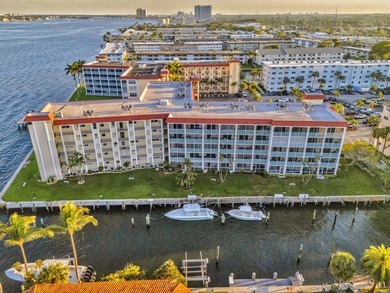 This gorgeous ground floor condo has wide Intercoastal views and - photo 31