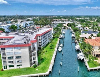 This gorgeous ground floor condo has wide Intercoastal views and - photo 32