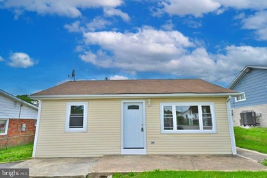 (private lake, pond, coastal) Home For Sale in Middle River Maryland