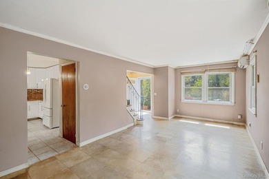 Tucked Away on a Secluded Cul-de-Sac, in the desirable - photo 11