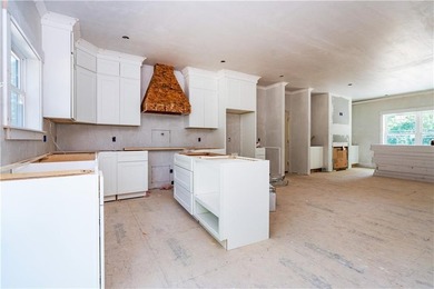 New Stunning farmhouse colonial under construction for early - photo 12