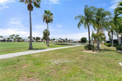 SEMINOLE LAKES GOLF COURSE HOME W/EXTENSIVE UPDATES & ENCLOSED - photo 13