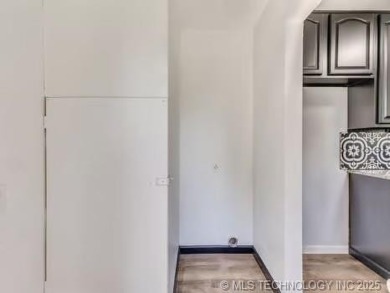 Beautifully Updated Home in Tulsa- Move-In ready!! 
Welcome to
