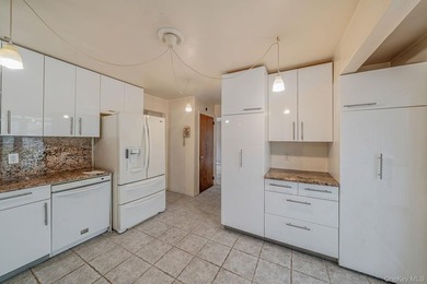 Tucked Away on a Secluded Cul-de-Sac, in the desirable - photo 15