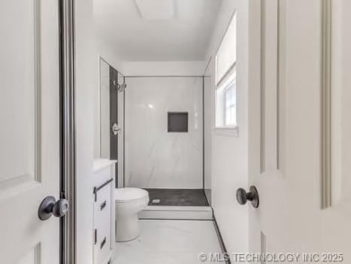 Beautifully Updated Home in Tulsa- Move-In ready!! 
Welcome to