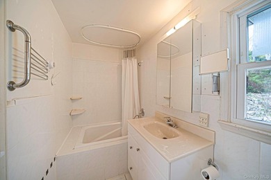 Tucked Away on a Secluded Cul-de-Sac, in the desirable - photo 23