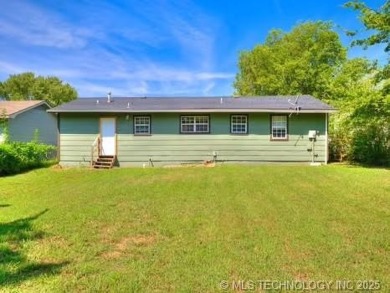 Beautifully Updated Home in Tulsa- Move-In ready!! 
Welcome to