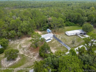 This nice spacious mobile home offers a well designed floor plan - photo 41
