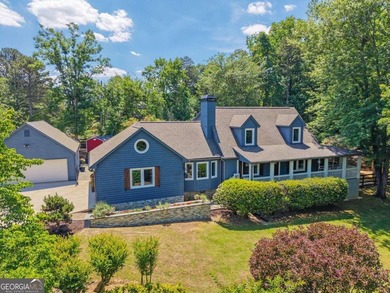 Welcome to paradise in the heart of North Hall! This exceptional - photo 1