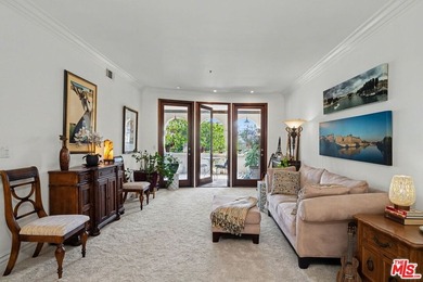 Spectacular 2 bed/2 bath + family room and stunning large - photo 2