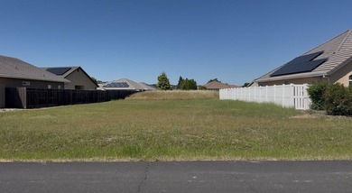 Discover the opportunity to build your dream home in the gated - photo 2