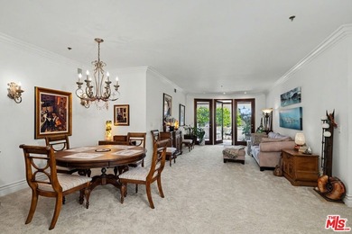 Spectacular 2 bed/2 bath + family room and stunning large - photo 4