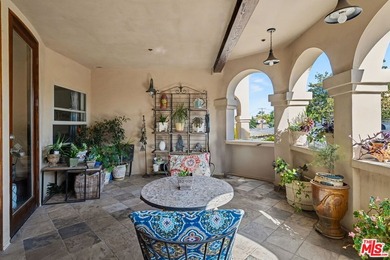 Spectacular 2 bed/2 bath + family room and stunning large - photo 6