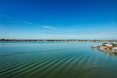 **Sellers Welcome Your Offer!** Experience the ultimate Florida - photo 3