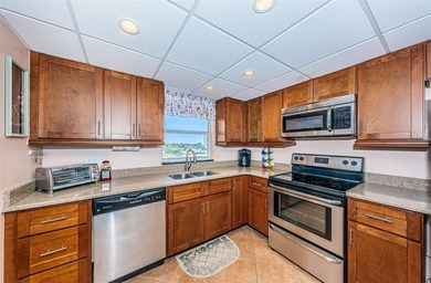 **Sellers Welcome Your Offer!** Experience the ultimate Florida - photo 8
