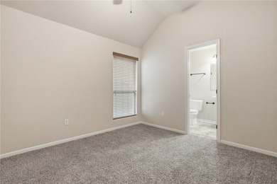 Discover the perfect blend of style and functionality in this - photo 15