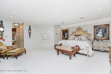 First time presented to the Market! A Neo-Classical Stunner - photo 26