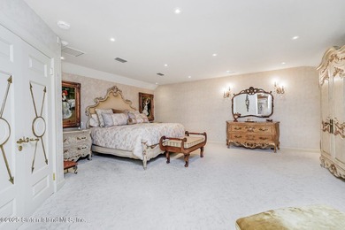 First time presented to the Market! A Neo-Classical Stunner - photo 27